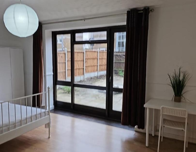 London E1 Rooms Exterior photo